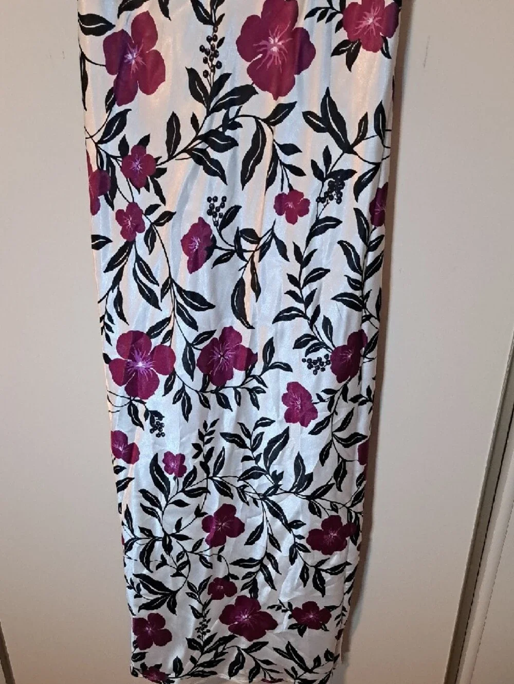 Amoureuse White Floral Lace-Trim Maxi Nightgown - Magenta & Black Print - Picture 4 of 15